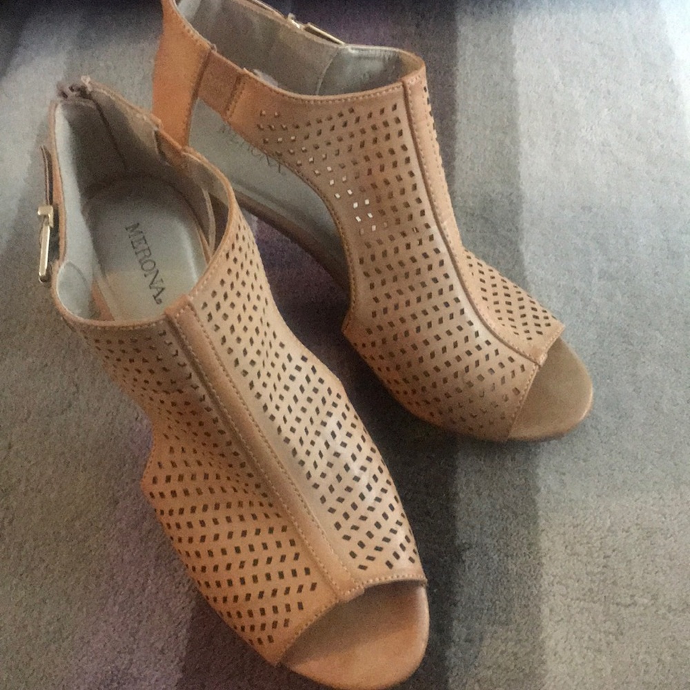 Great sandals!